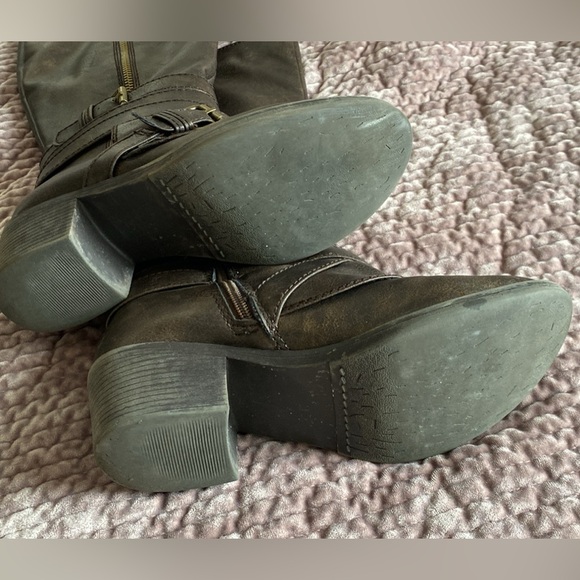 Tall Brown Boots - Picture 4 of 4